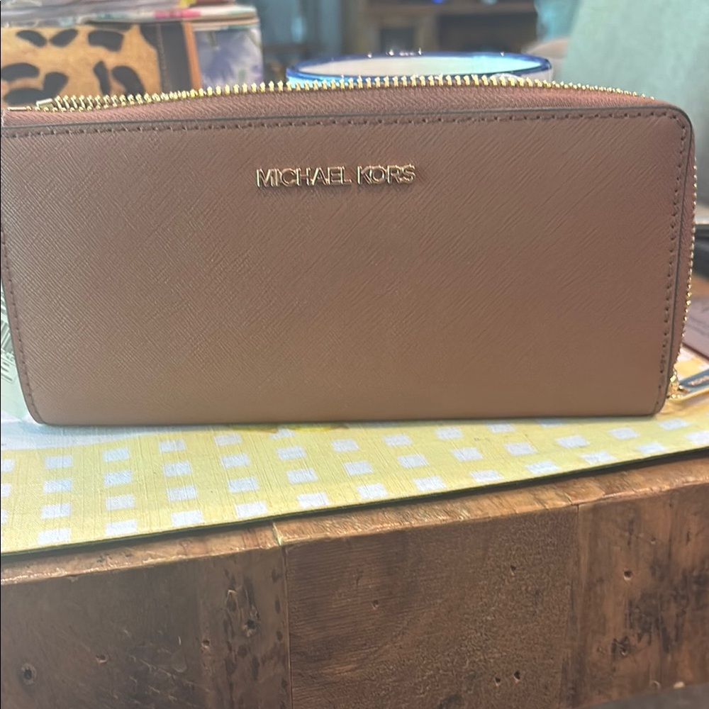 Michael Kors Brown Wallet nwt - Picture 5 of 5